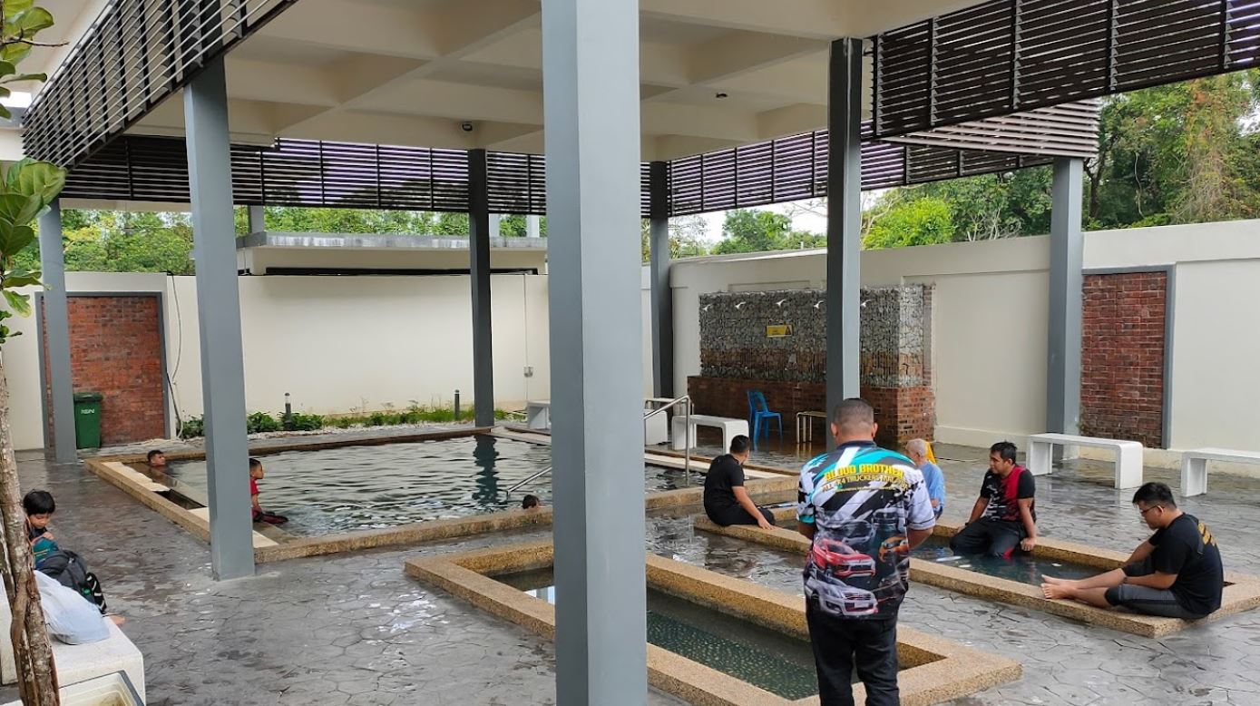 Kolam Air Panas Tok Bok